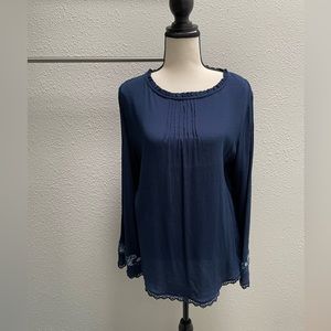 ❤️‍🔥3/$27❤️‍🔥Bell Sleeve - Time and True Women’s Top - Size L - Blue - EUC